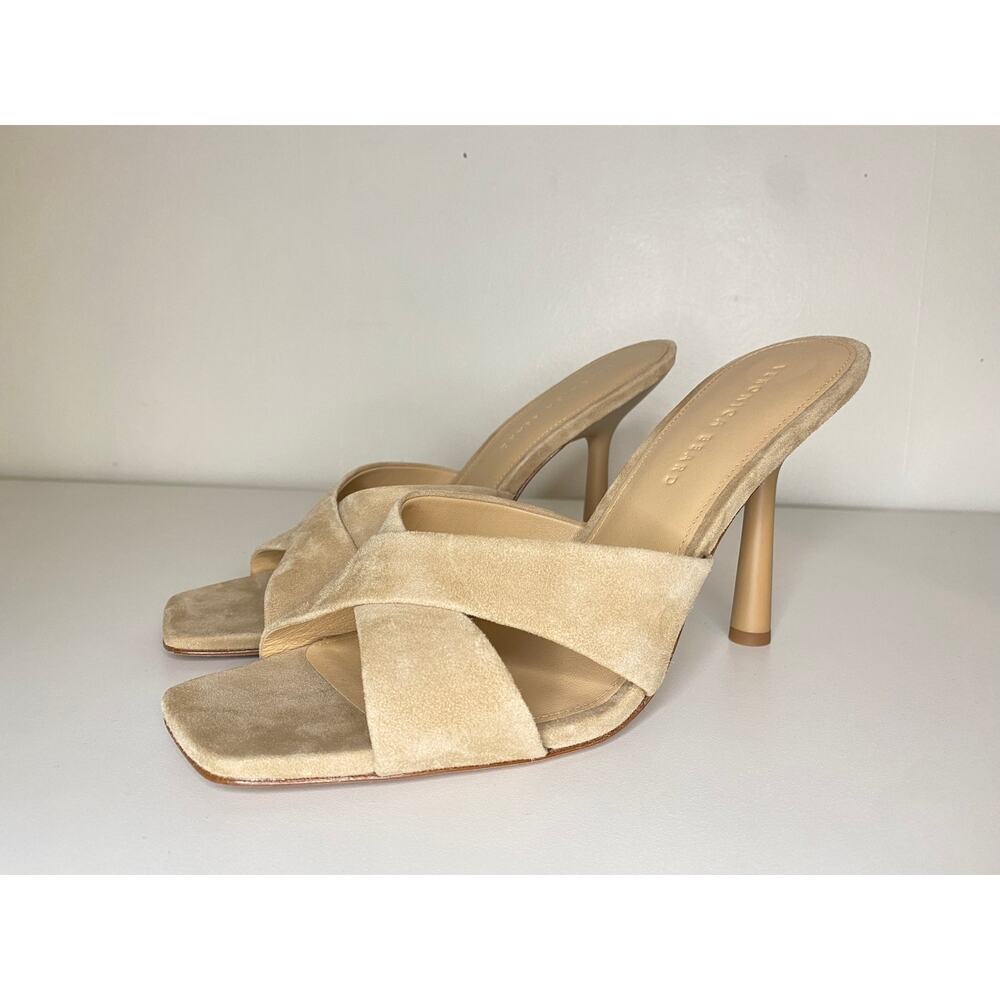 New Veronica Beard Alsea Sandal In Sand Suede 11 cream beige suede heels - Picture 3 of 10